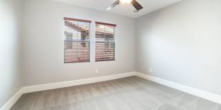 Beautiful Townhome in Summerlin Gallery 16