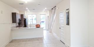 6425 NW 103rd Pl Gallery 6