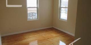 Large pet friendly, sunny, renovated 3 bed unit near Brookline Village. Gallery 15