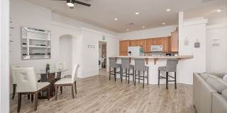 2459 North Ridge Avenue Gallery 11