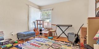 Charming Cottage in College East - Available Beginning of July 2026 Gallery 5