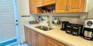 401 Collins Ave Gallery 7