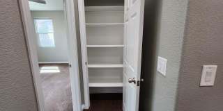 Beautiful Single Story 3 Bedroom close to Cadence Gallery 17