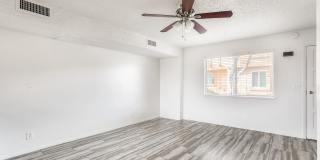 ADORABLE TOWN HOME with BALCONY and a GREAT SIZE PATIO/"BACKYARD" Gallery 7