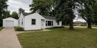 Spacious Ranch Style Home With Attached Garage in Silvis! Gallery 1
