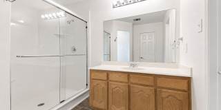 $1,950 3 Bed/2 Bath/2 Garage Ready for Move-in Home in Woodland Creek Gallery 13