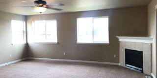 Beautiful Spacious 4BD/2.5BA Home Gallery 12