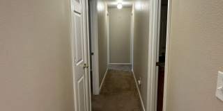 3 Bed 2 Bath Home: Fully Fenced Yard & Convenient Location Gallery 8