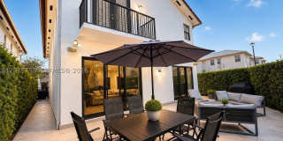 6989 NW 104th Ct Gallery 4