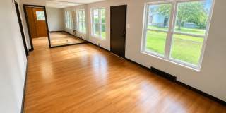 xHuge 3 Bed / 1.5 Bath – Massive Living Room & Kitchen – Section 8 Welcome! Gallery 3