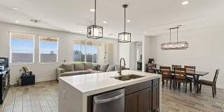 4 Bedroom Single Family Home in Surprise Gallery 8