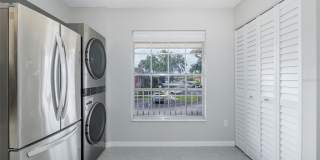 Beautifully Updated Condo Gallery 14