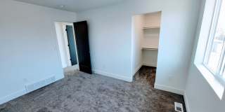 ABSOLUTELY UNBELIEVABLE NEW HIGH END CUSTOM HOME! Gallery 38
