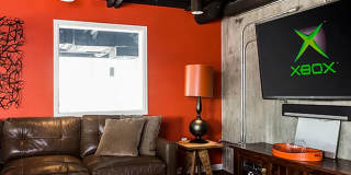 9 on Canal Gallery 2