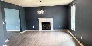 Beautiful townhouse in Normal, extremely convenient location Gallery 1