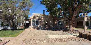Like New inside! 2 Bed 2 Bath 2 Car - FULLY FURNISHED Gallery 1