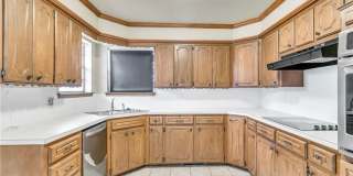 Spacious 4-Bedroom / 3-Bathroom Home in a Prime NW OKC Location! Gallery 8