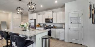Gorgeous, Almost New Home in Newer Tolleson Neighborhood! Priced just right! Gallery 9