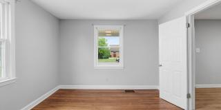 4 Bedroom/1 Bathroom Home with Fenced Yard Available in SE Roanoke! Gallery 10