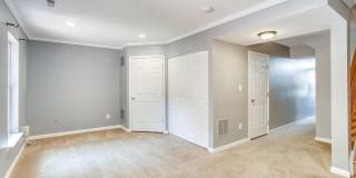 25242 DUNVEGAN Square Gallery 29