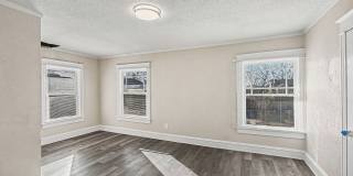MOVE IN SPECIAL* $250 Off First Full Month's Rent OR Free 55in TV! Gallery 8