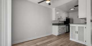 8011 W. Romaine Street Gallery 30