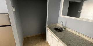 Centrally located condo studio in Orlando! - next to Florida Mall - all utilities included! Gallery 6