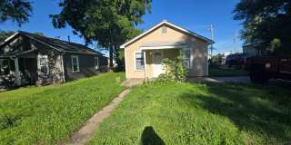 Adorable 3 bed 1 bath house! Spacious unit! Adorable 3 bed 1 bath house! Spacious unit! Gallery 1