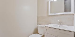 311 MAPLE AVE W #C Gallery 17