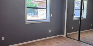 One level Boulder City lakeside & pool Gallery 18