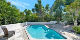 ALL THE CHARM! - Siesta Key 1+ acre on the Bay - 3 bed/ 2 bath pool home Gallery 44