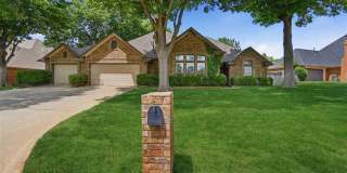 Beautiful 4 Bedroom Home with Pool – Available Now! Gallery 21
