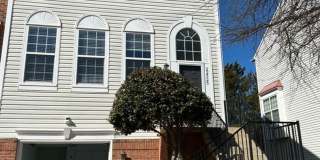 Elegant And Spacious 3 Bed 3.5 Bath Townhome In Vibrant Loudon Parkway Center Gallery 1