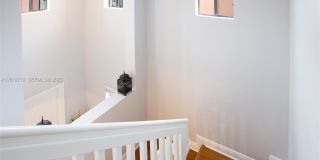 2412 Venetian Way Gallery 16