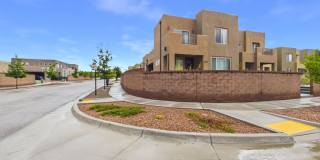 Pulte Townhome with Multiple Upgrades Pulte Townhome with Multiple Upgrades Gallery 1