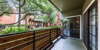 Arboretum Oaks Gallery 66