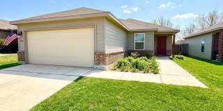 *COMING SOON* 3 Bedrooms | 2 Bathrooms | 2-Car Garage | Fenced Backyard | Stainless Steel Appliances! Gallery 1