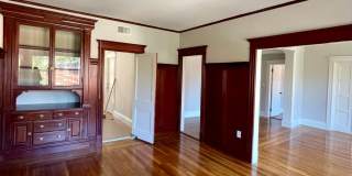Nice 3 bed in Brookline Gallery 14