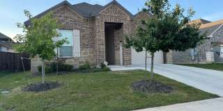 Spacious open floorplan with lots of light Gallery 34