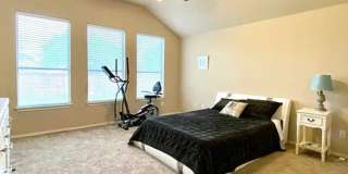 Spacious 4BR House in Pflugerville Gallery 11