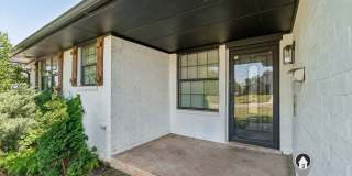 Charming 3 Bedroom Home +BONUS Room with Spacious Backyard Charming 3 Bedroom Home +BONUS Room with Spacious Backyard Gallery 4