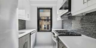 325 W 57th St Gallery 9