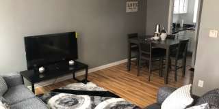 1982 Victoria Avenue Gallery 3