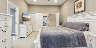 273 ROSLYN CT Gallery 26