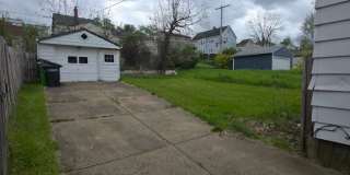 Multi Family Home 3 Bedroom and 1 Bath For Rent Gallery 17