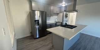 Top Floor Apartment, 1 Bed + 1 Car Garage, Long Beach Gallery 11