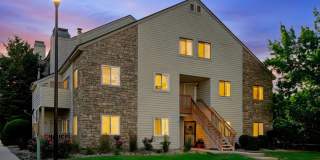 Spacious 3BR/3BA Condo w/ Loft & Vaulted Ceilings! Gallery 1