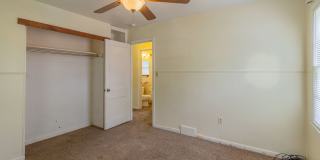 Cozy House With Great Yard Space! Cozy House With Great Yard Space! Gallery 10
