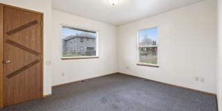 MOVE IN READY! Includes water, sewer and garbage. 2 bed 1 bath downtown Olympia! Gallery 6