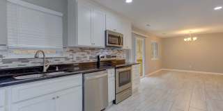 Spacious 5 Bedroom Home in Ooltewah with two separate living areas! Gallery 9